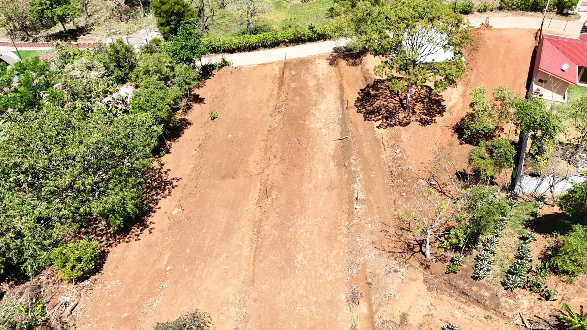 Lote de 600 m² — foto 1 de 27